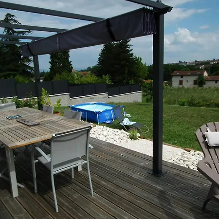 Villa Un Ete Auvergnat - Maison Moderne Et Calme A Riom-chatel Guyon