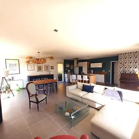 Un Ete Auvergnat - Maison Moderne Et Calme A Riom-chatel Guyon Villa *
