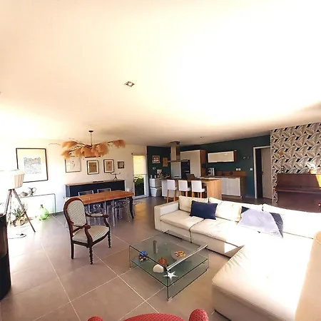 Un Ete Auvergnat - Maison Moderne Et Calme A Riom-chatel Guyon Villa *